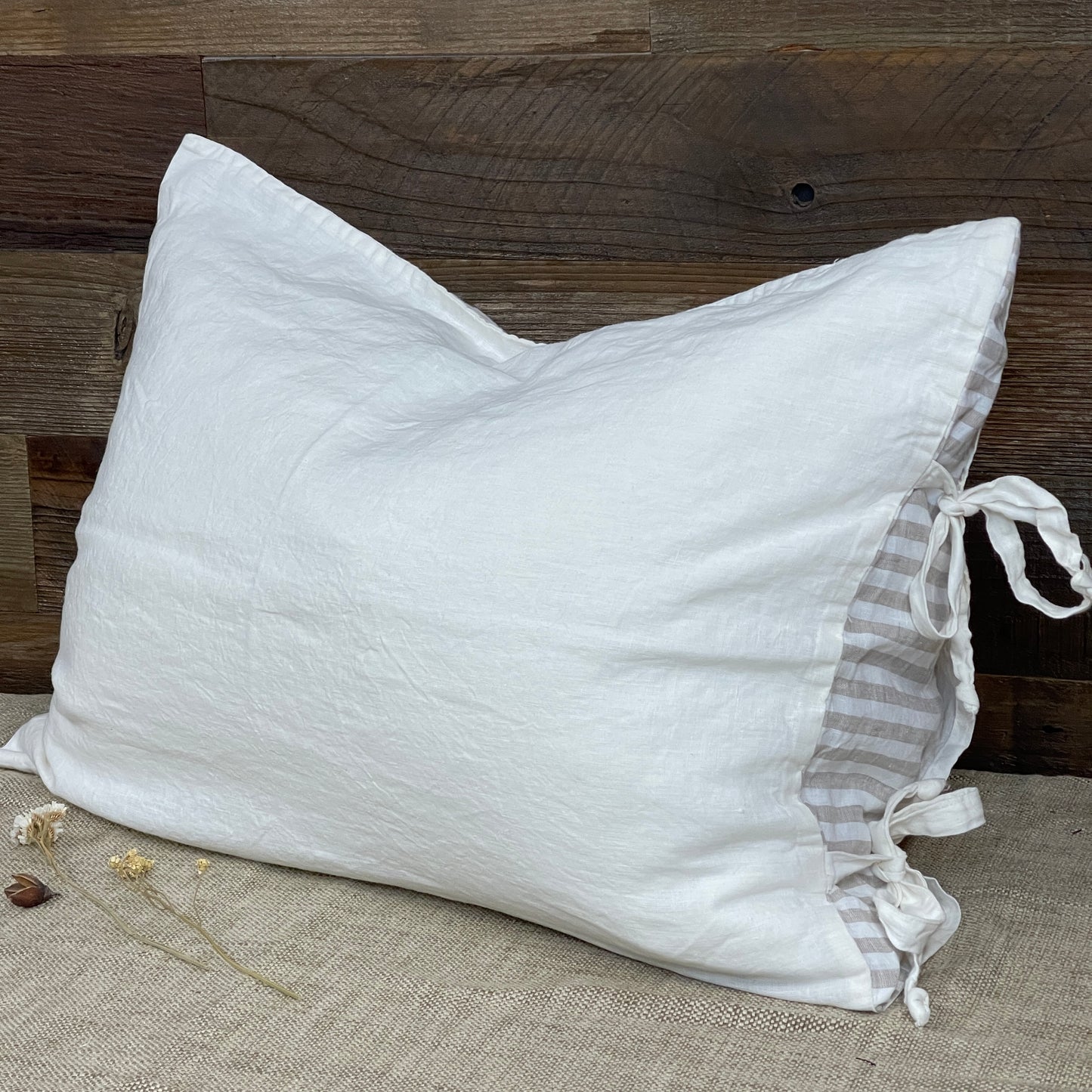 Early American Off-white Flax Pillowcase With Ties