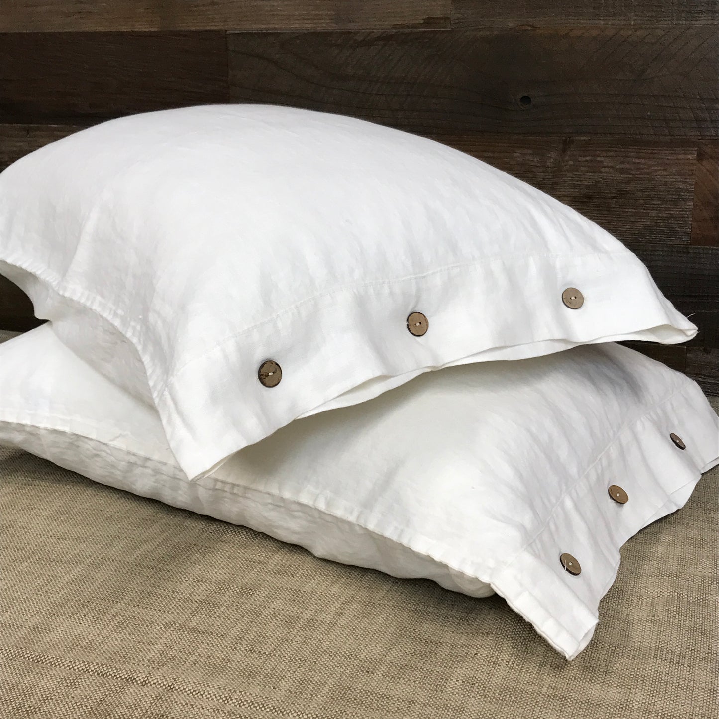 Three Buttons Off-white Flax Pillowcase