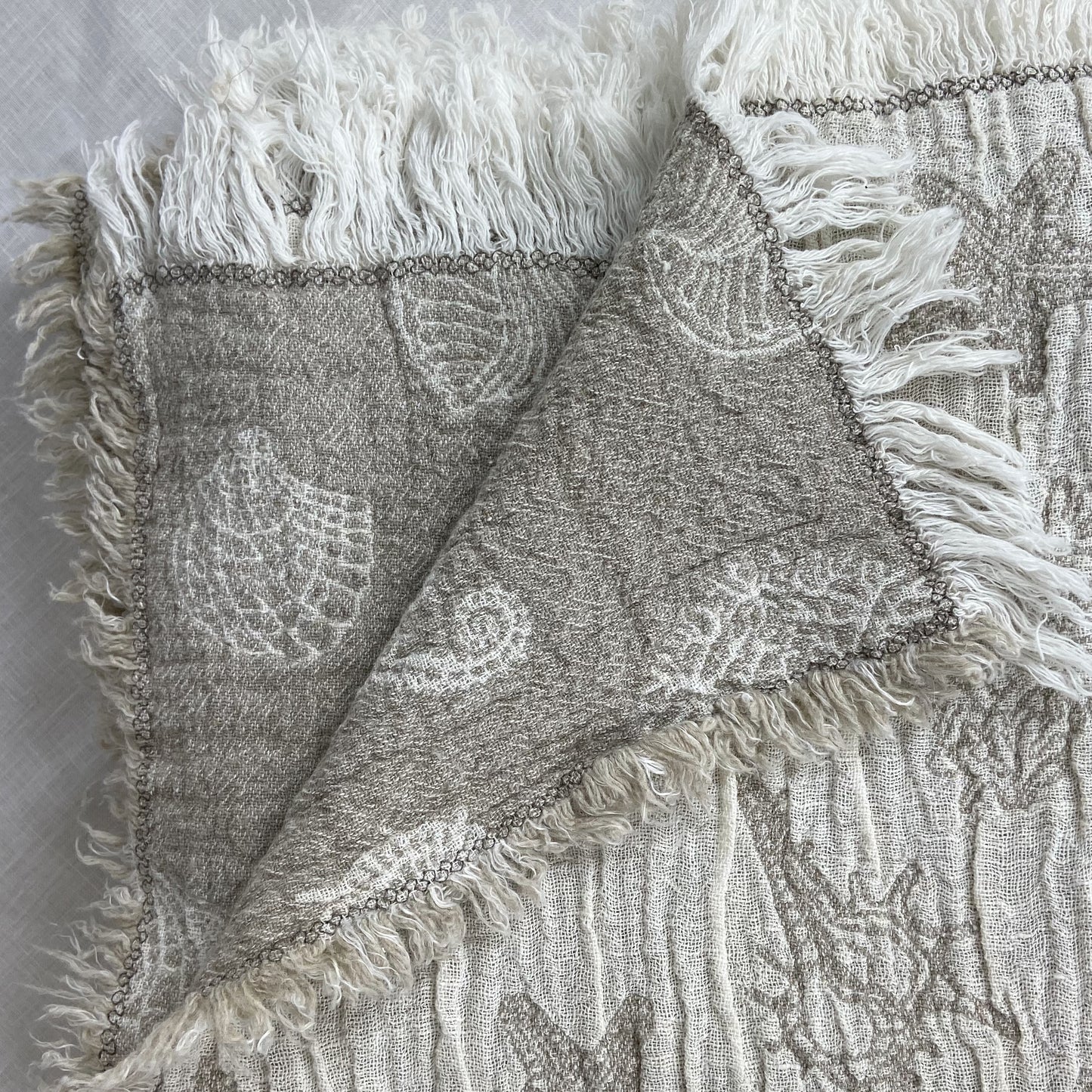 Shells Undyed Oversize Reversible 100% Flax Throw